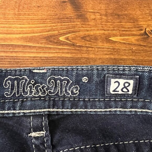 Miss Me Jeans Women’s Size 28 Wing Cross Embellished Medium Wash Bootcut Denim - Picture 4 of 10